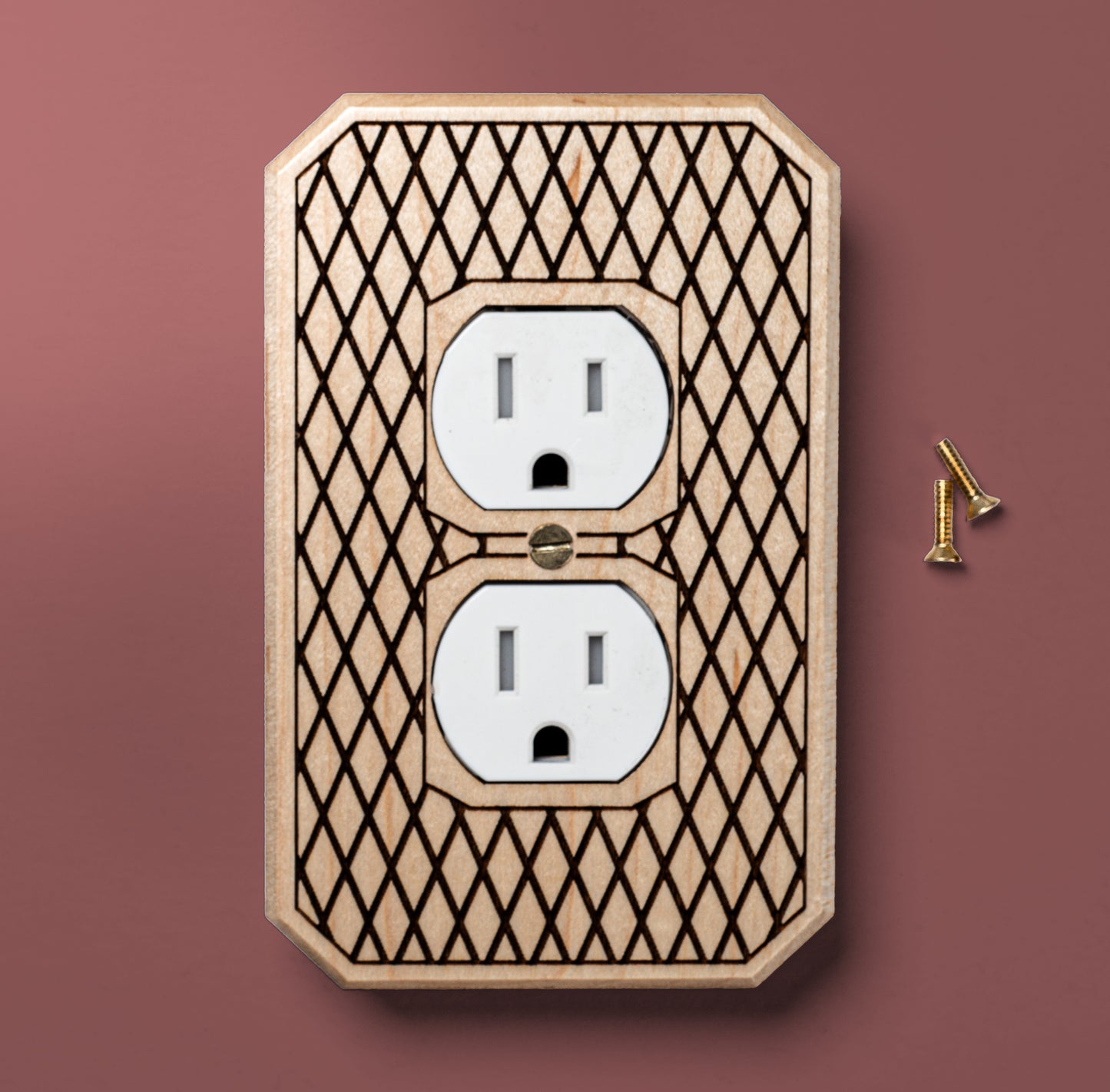 Tudor Diamond Lattice Pattern Wood Outlet Plate