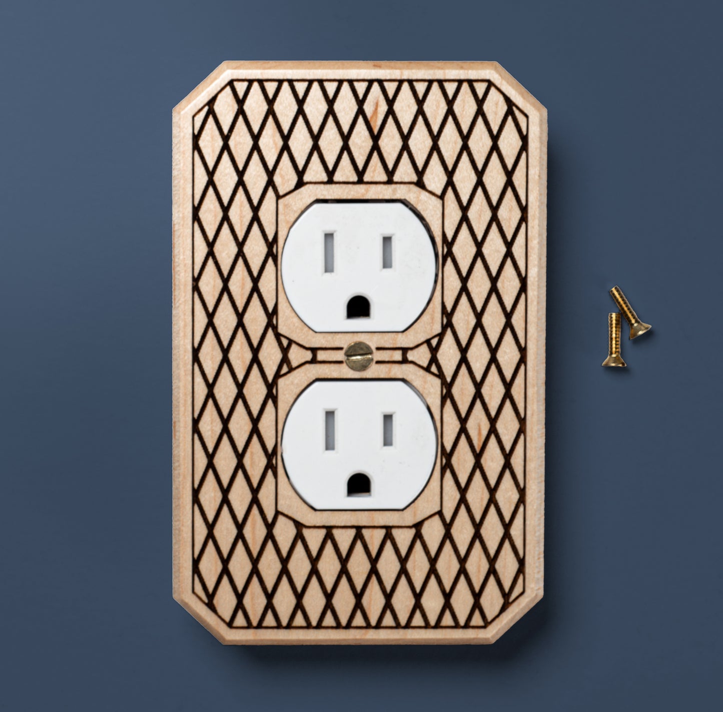 Tudor Diamond Lattice Pattern Wood Outlet Plate