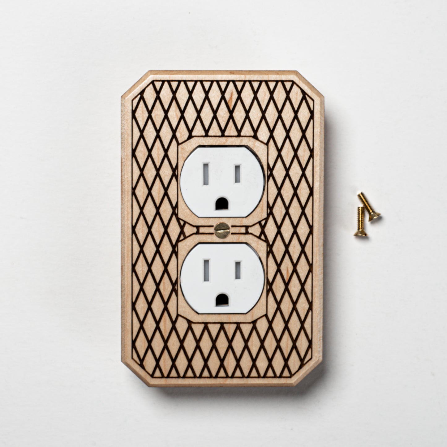 Tudor Diamond Lattice Pattern Wood Outlet Plate