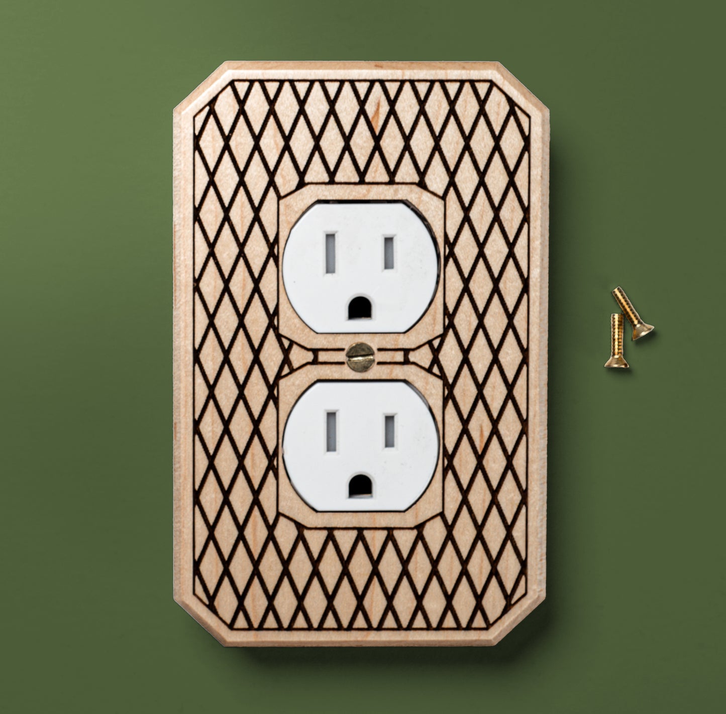 Tudor Diamond Lattice Pattern Wood Outlet Plate